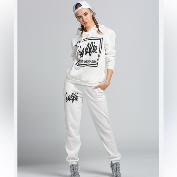 White Fleece SELFIE Sweatpants & Top Set Sweatshirt & Pants Set Bundle Lot - Picture 7 of 7